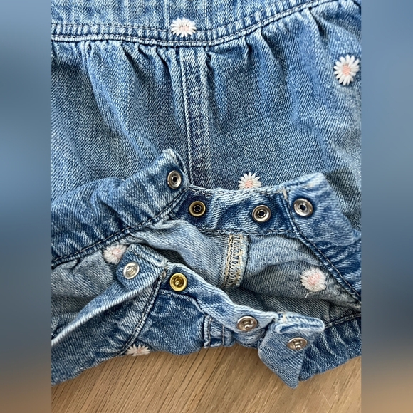 GAP Baby Denim Shortalls 6-12 M - Picture 5 of 6